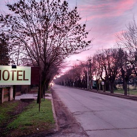 Hotel Carmen De Areco Bagian luar foto