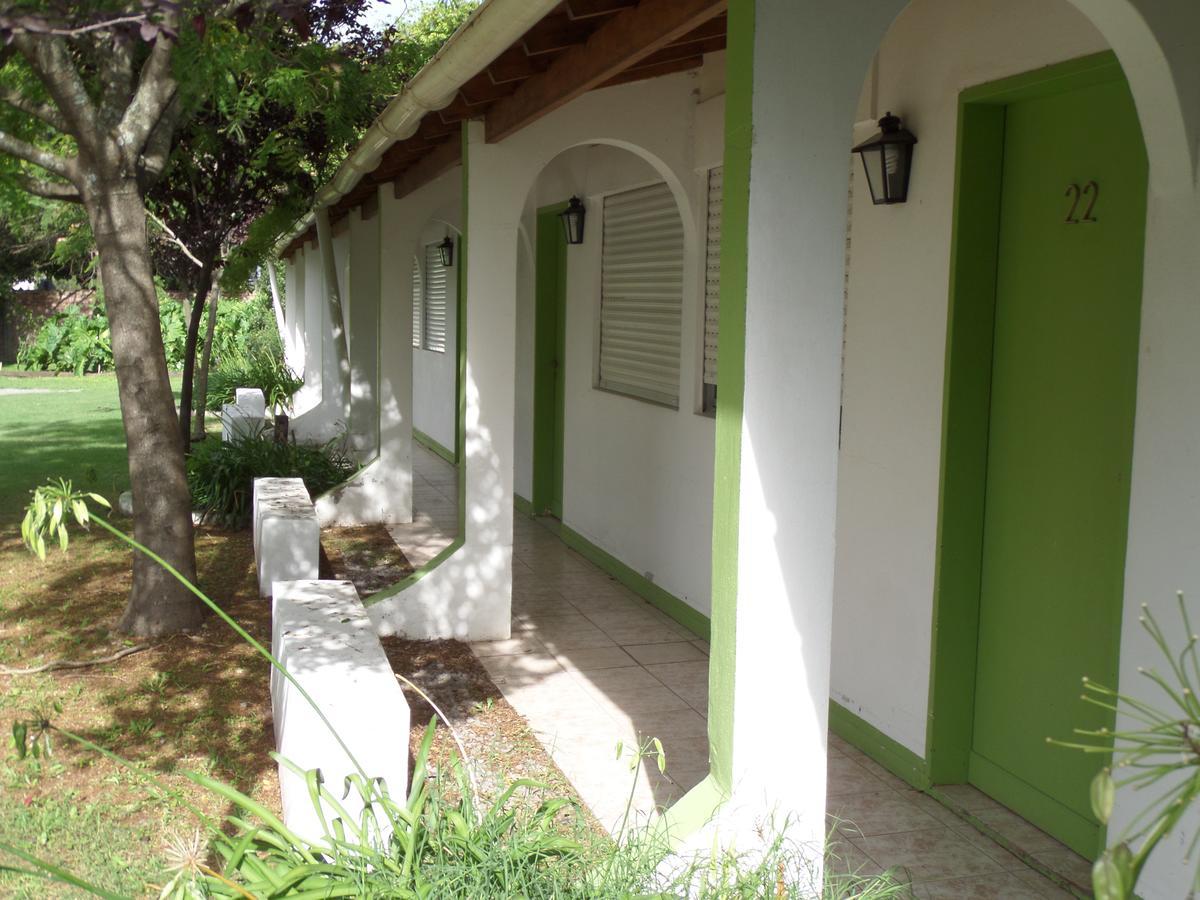 Hotel Carmen De Areco Bagian luar foto