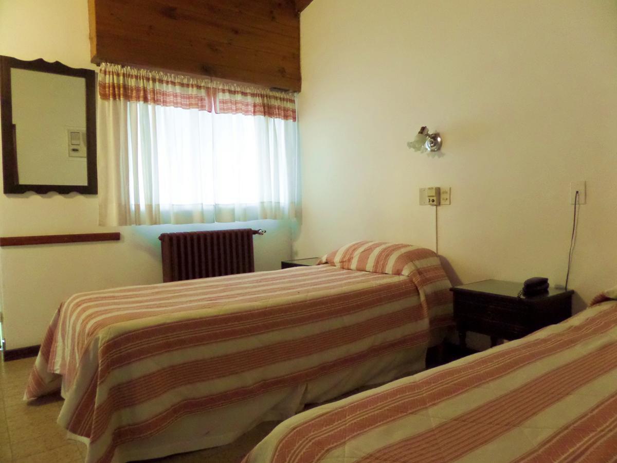 Hotel Carmen De Areco Bagian luar foto