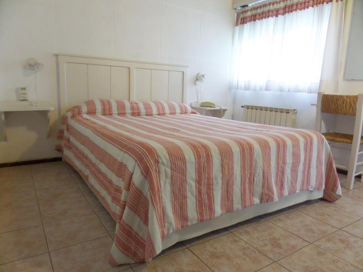 Hotel Carmen De Areco Bagian luar foto