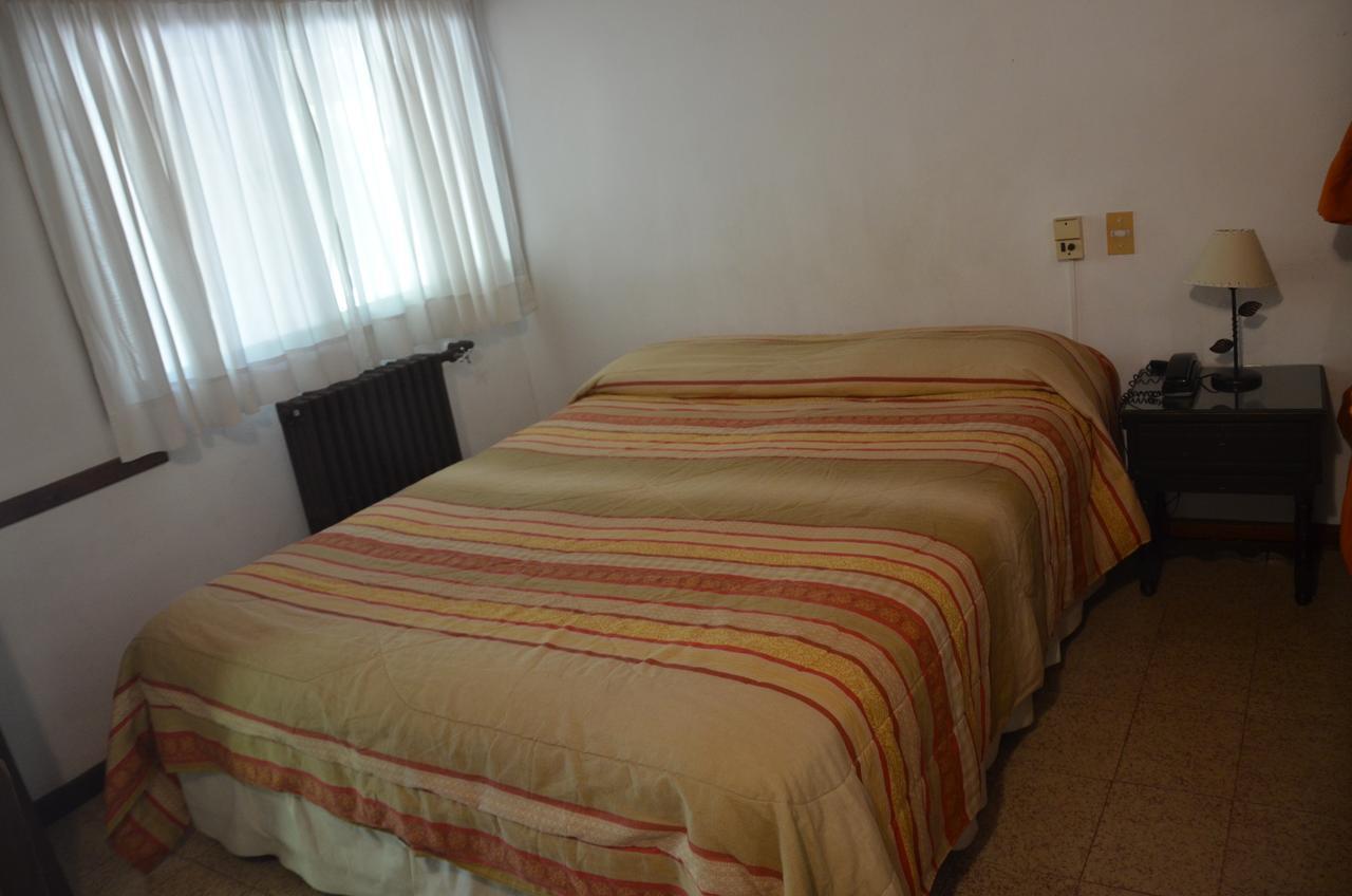 Hotel Carmen De Areco Bagian luar foto