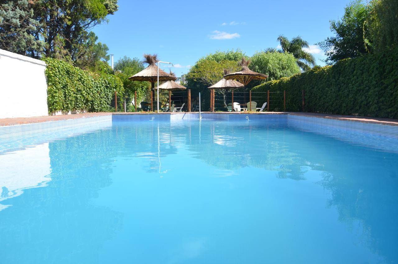 Hotel Carmen De Areco Bagian luar foto